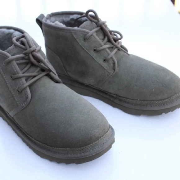 NWOT UGG Neumel boots - Picture 7 of 15